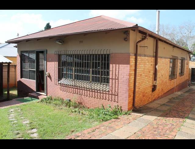 3 BEDROOM HOUSE FOR SALE IN BEZUIDENHOUT VALLEY